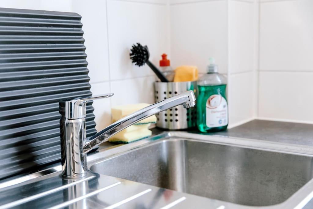 Zentral Und Frisch Eingerichtet: 2 Zi. 24H Checkin Apartamento Kiel Exterior foto